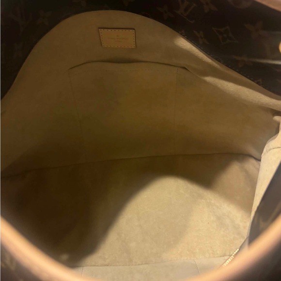 Louis Vuitton Brown Monogram Canvas Shoulder Bag - Picture 5 of 9